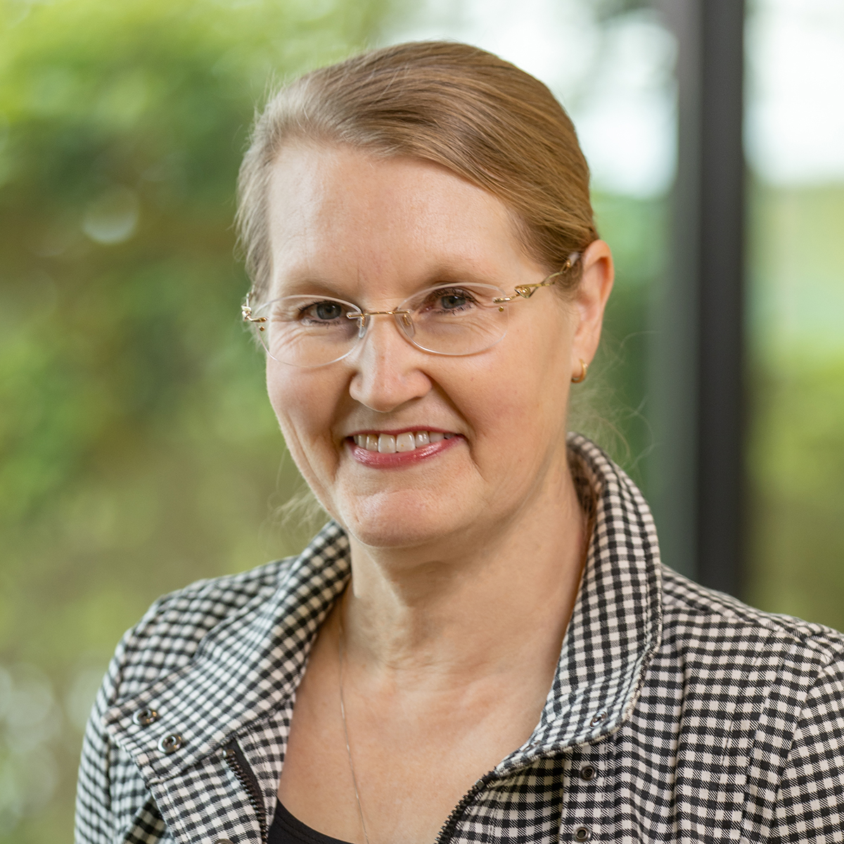 Andrea Howell_25 (2)-cropped for web